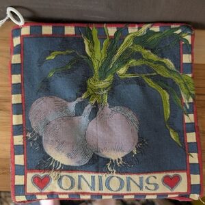 Charming Onion Design Pot Holder